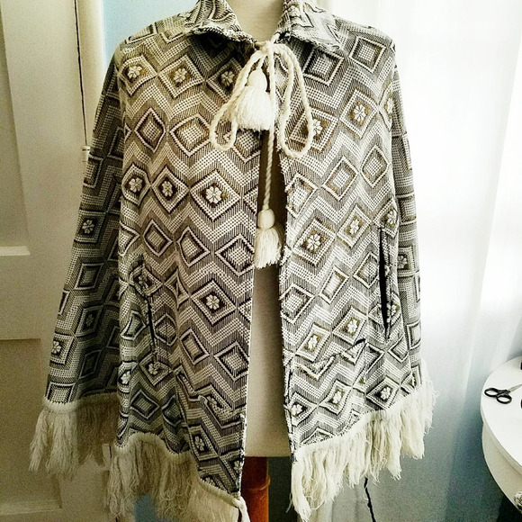 Poncho / Cream & Gold / Fringe / Fits up to Large - Picture 2 of 8